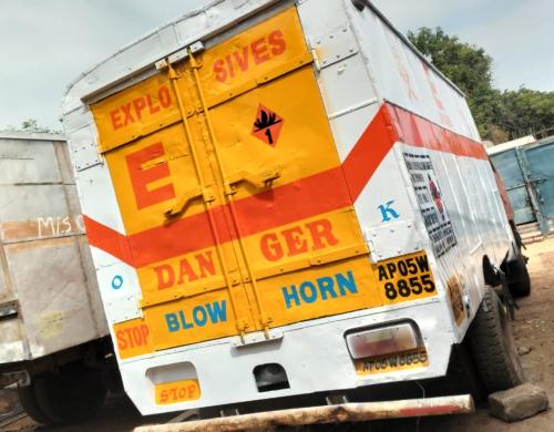 van-img